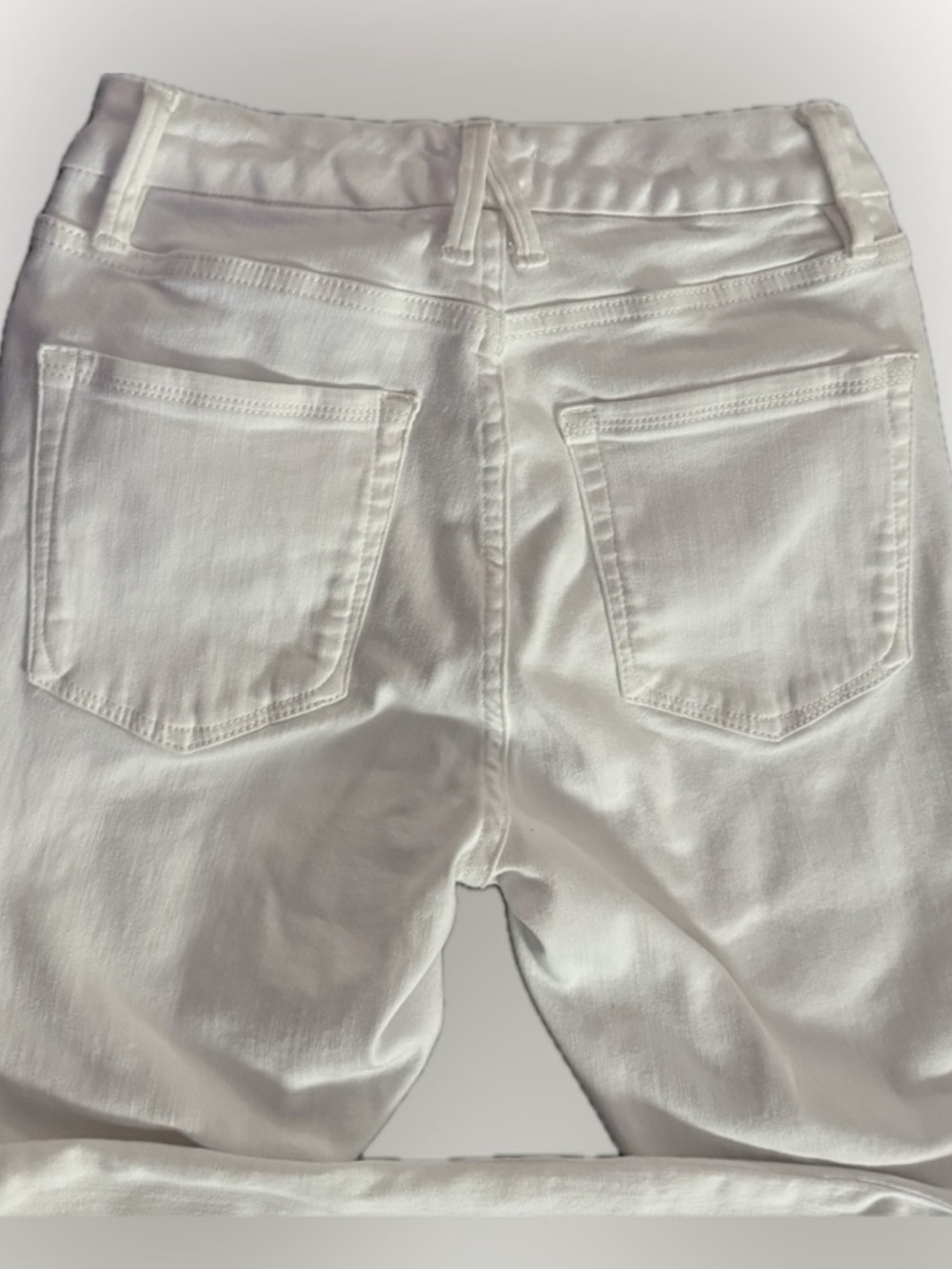 Good American White High-Rise Slim Jeans - Picture 5 of 9